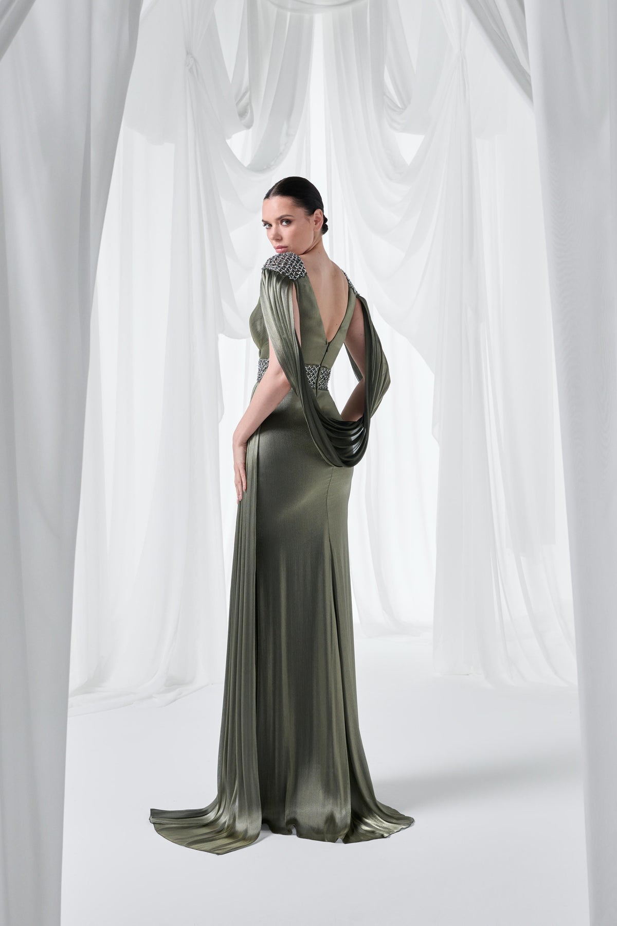 So Lady Model 4052 V Yaka Taş İşlemeli Drapeli Uzun Abiye Elbise