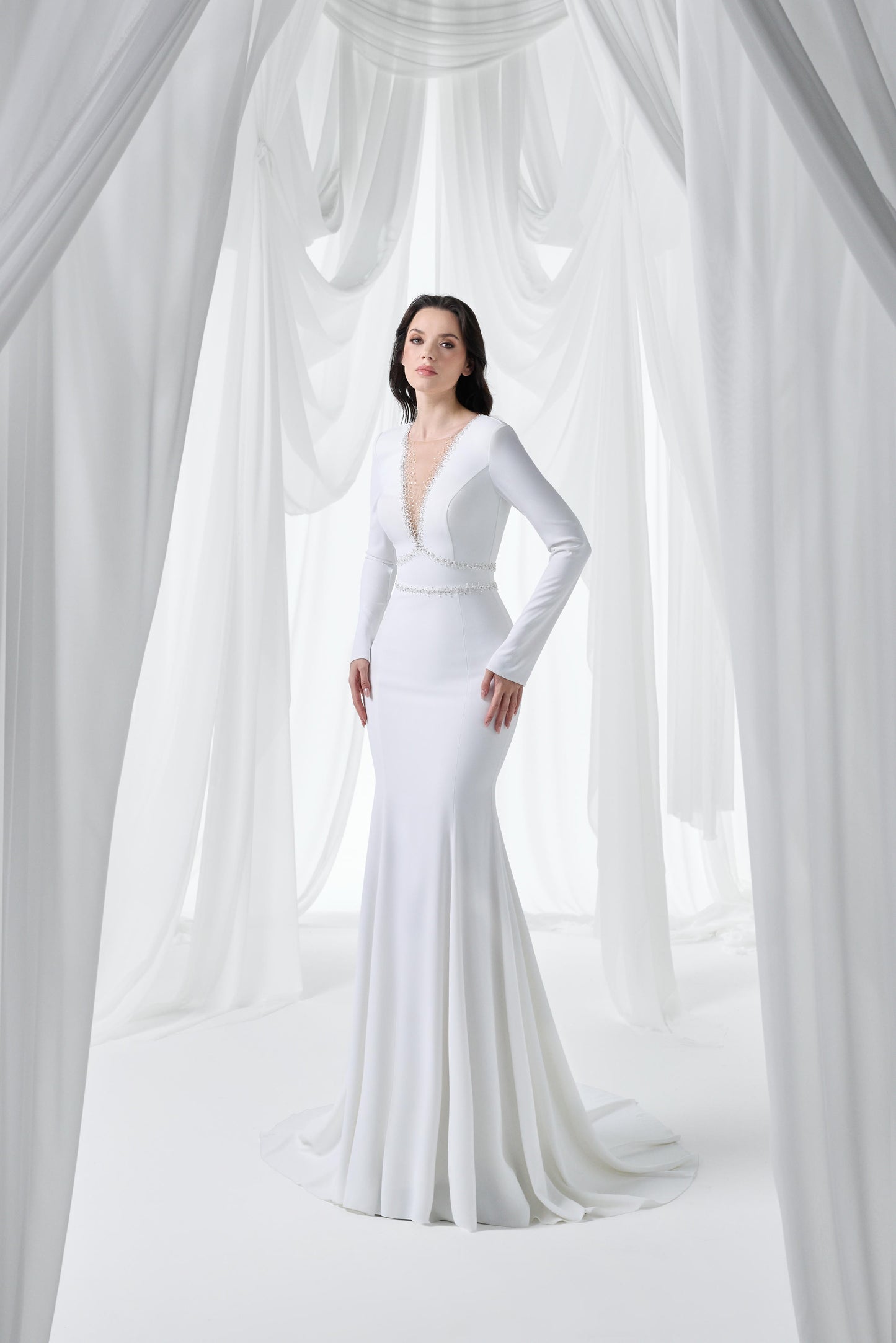 So Lady Model 3125 V Yaka Taş İşlemeli Uzun Kollu Balık Abiye Elbise