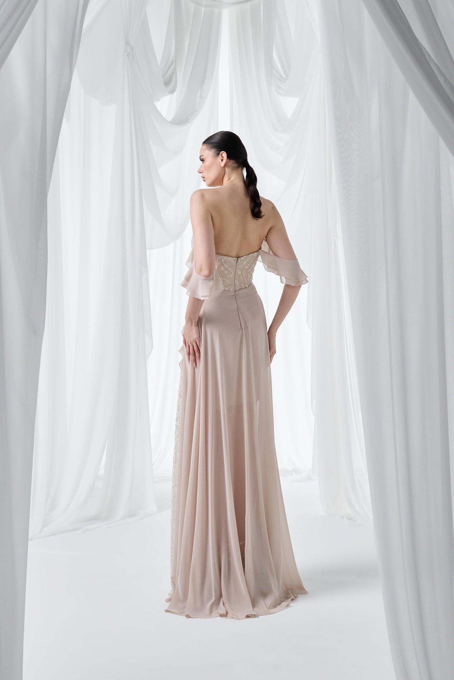 So Lady Model 4004 Straplez Taş İşlemeli Fırfır Detaylı Uzun Abiye Elbise