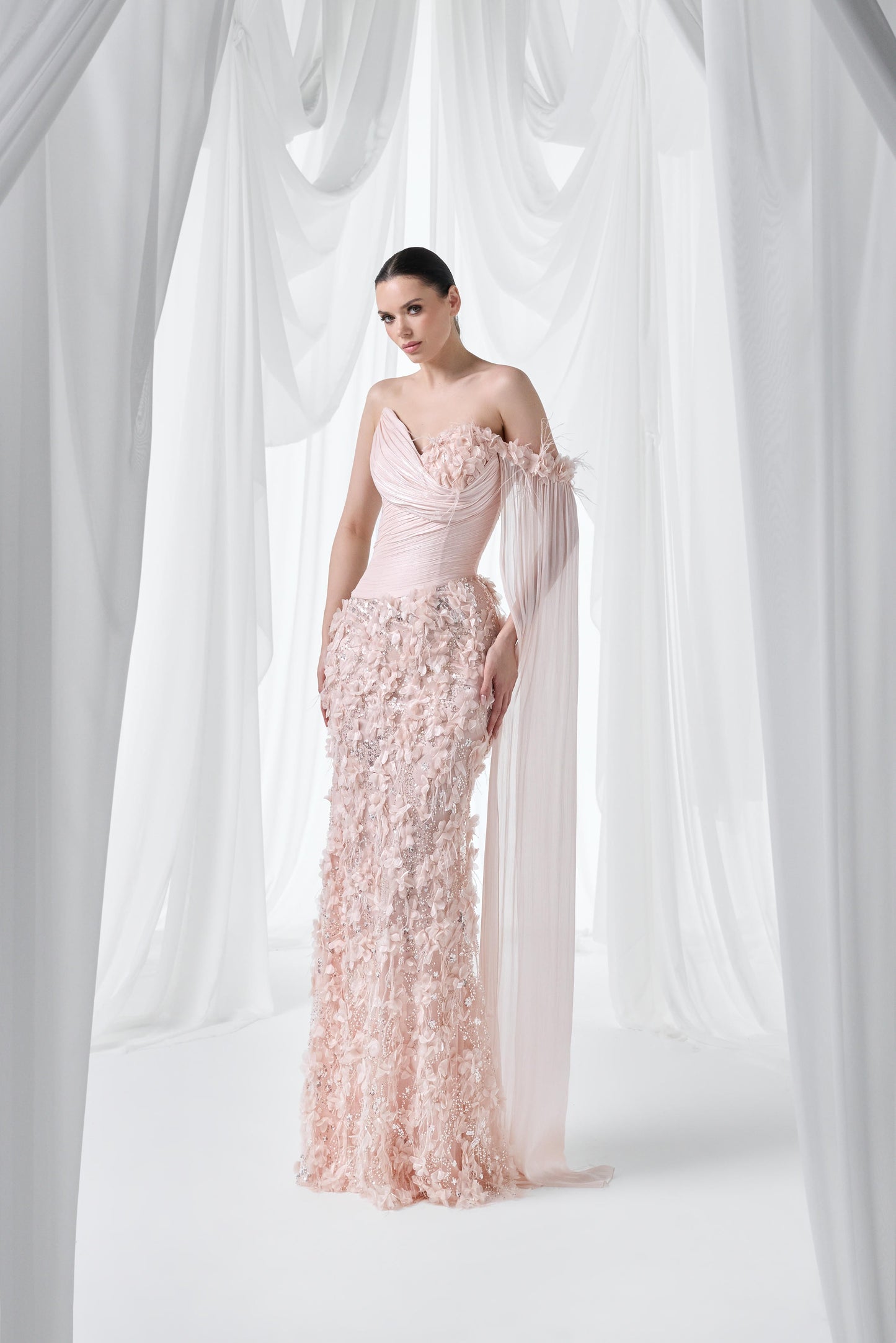 So Lady Model 4086 Asimetrik Omuz Çiçek Aplikeli Uzun Abiye Elbise