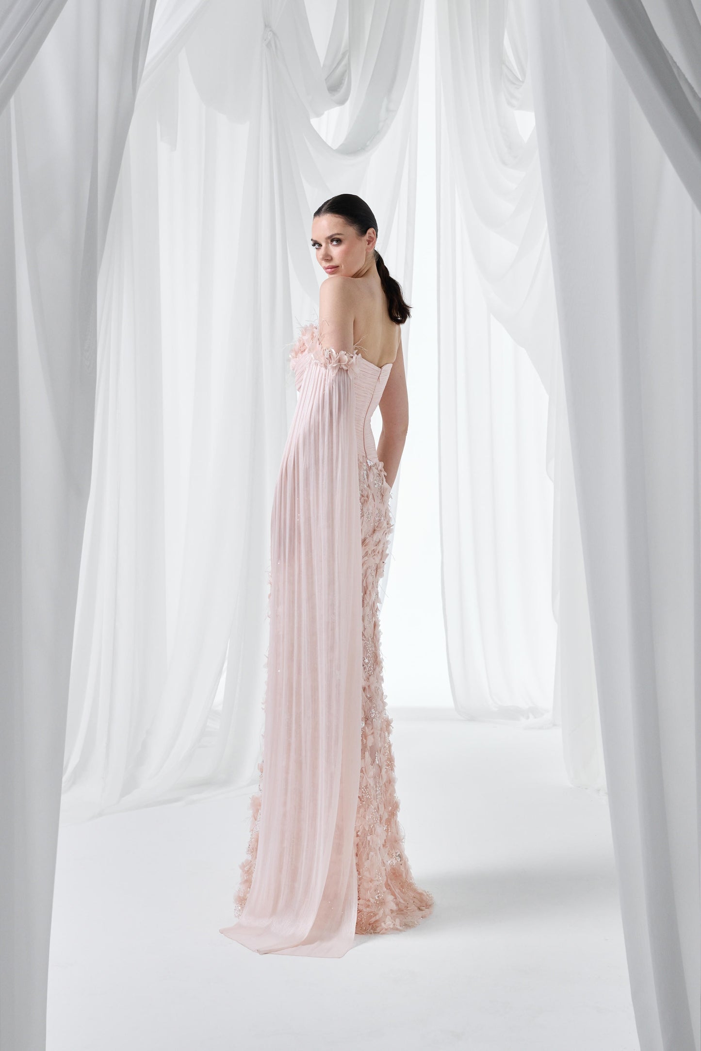 So Lady Model 4086 Asimetrik Omuz Çiçek Aplikeli Uzun Abiye Elbise