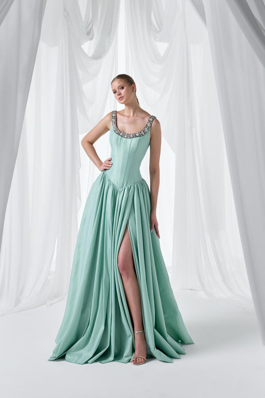 So Lady Model 4014 Taş İşlemeli Askılı Yırtmaçlı Prenses Kesim Uzun Abiye Elbise