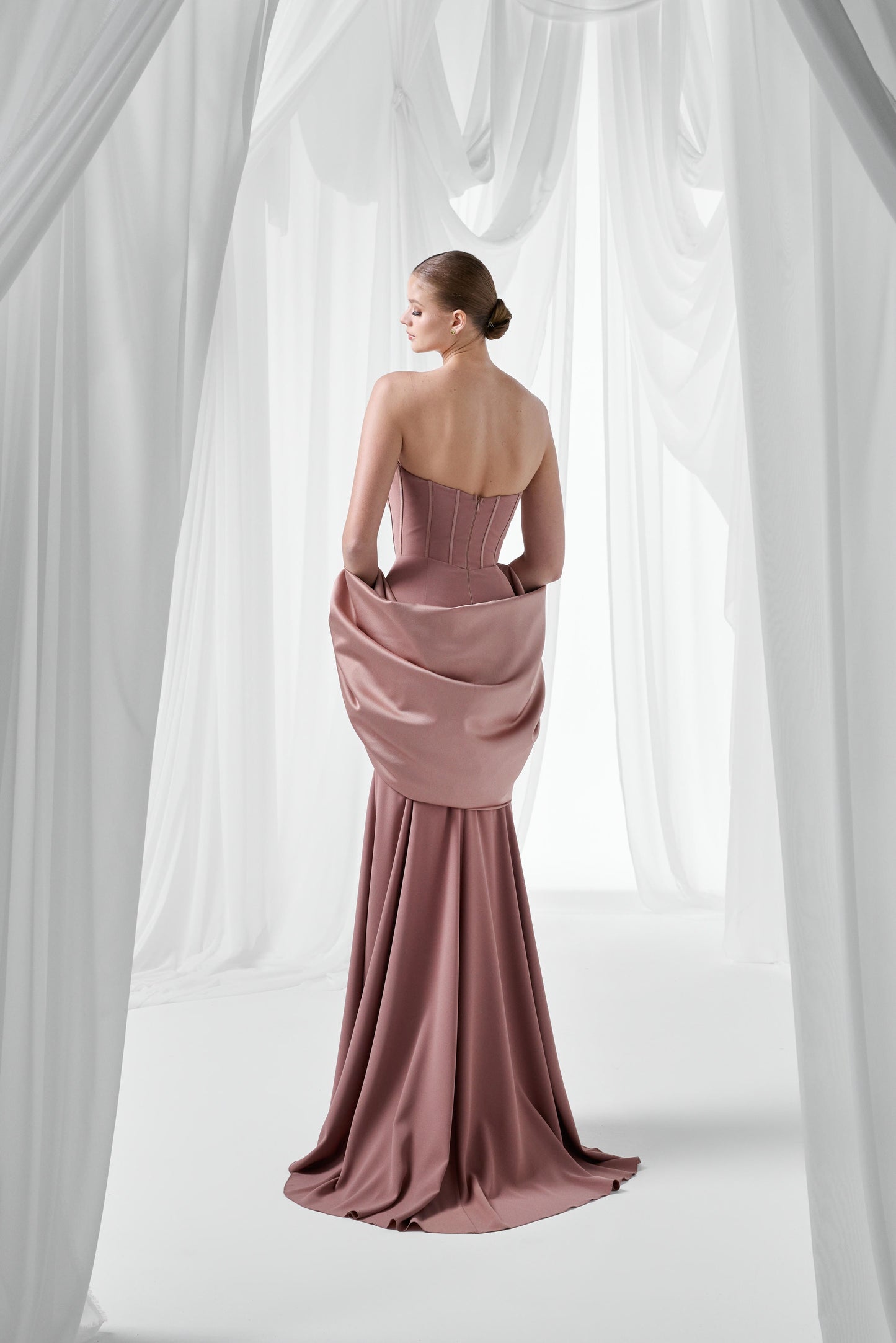 So Lady Model 4079 Straplez Taş İşlemeli Şal Detaylı Uzun Abiye Elbise