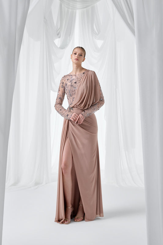 So Lady Model 4034 Asimetrik Omuz İşlemeli Drapeli Yırtmaçlı Uzun Abiye Elbise