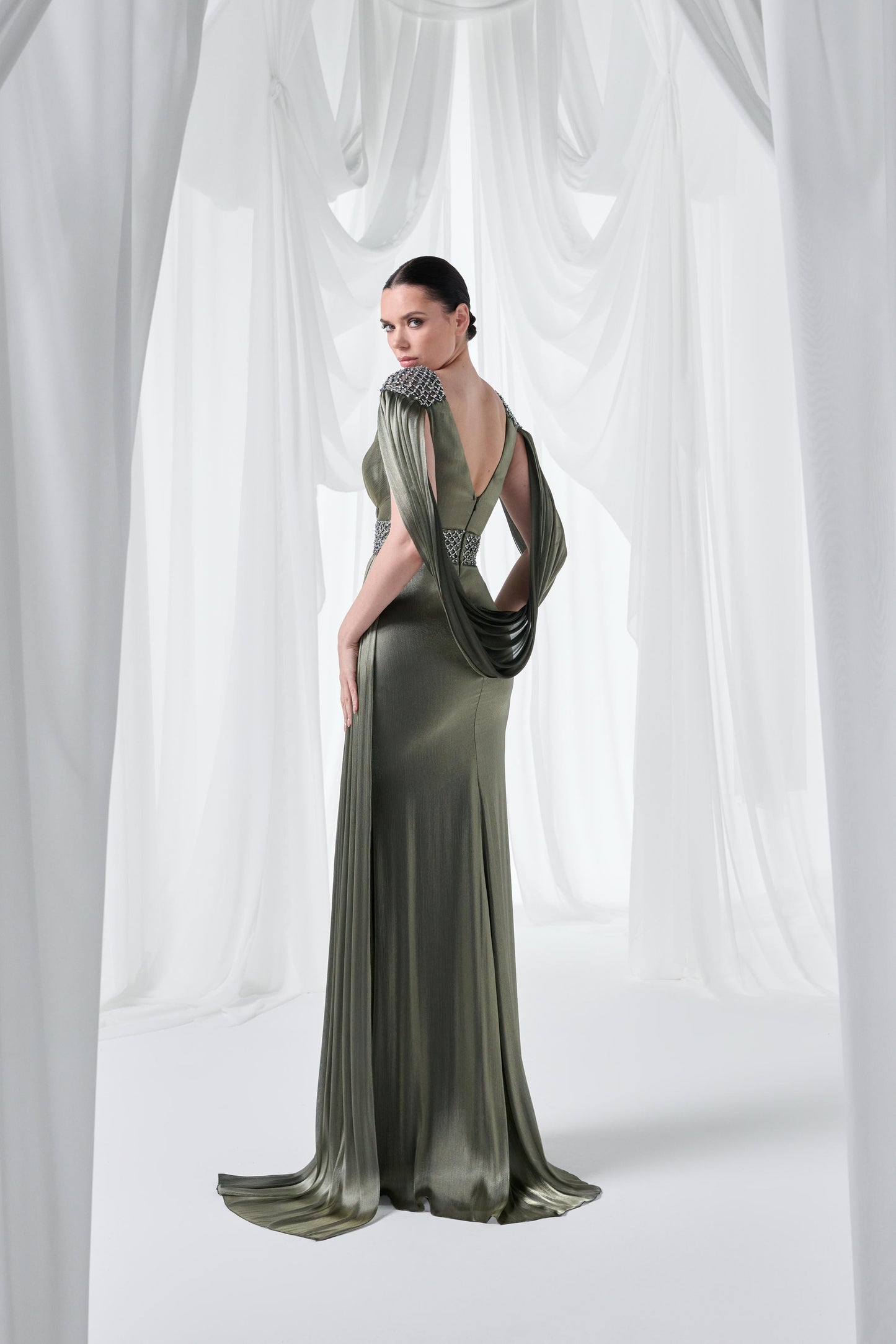 So Lady Model 4052 V Yaka Taş İşlemeli Drapeli Uzun Abiye Elbise