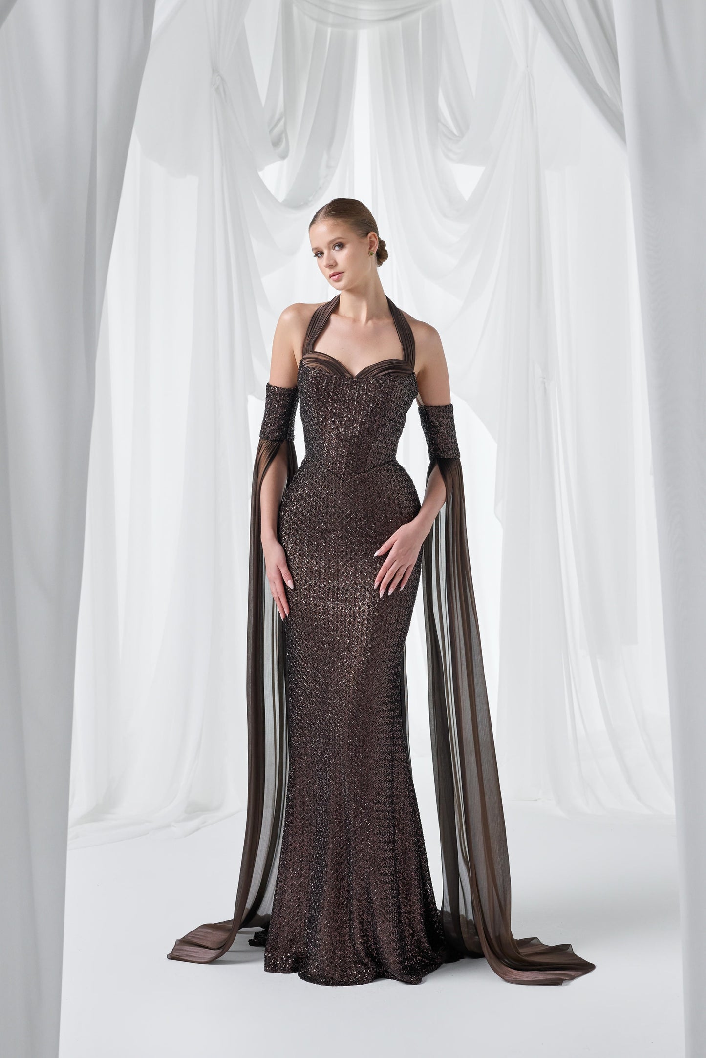 So Lady Model 4092 Halter Yaka Tül Kolluk Detaylı Işıltılı Uzun Abiye Elbise