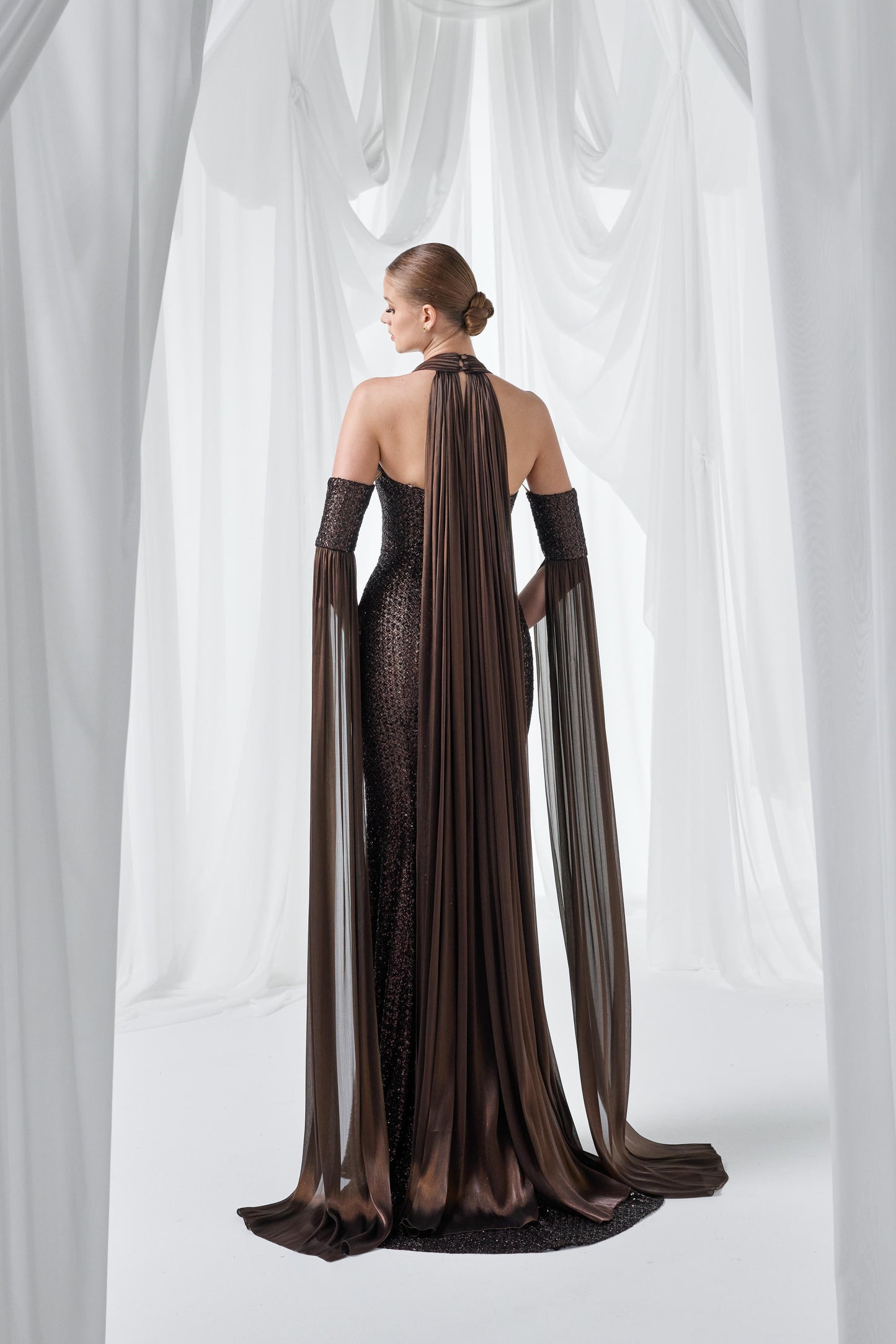 So Lady Model 4092 Halter Yaka Tül Kolluk Detaylı Işıltılı Uzun Abiye Elbise