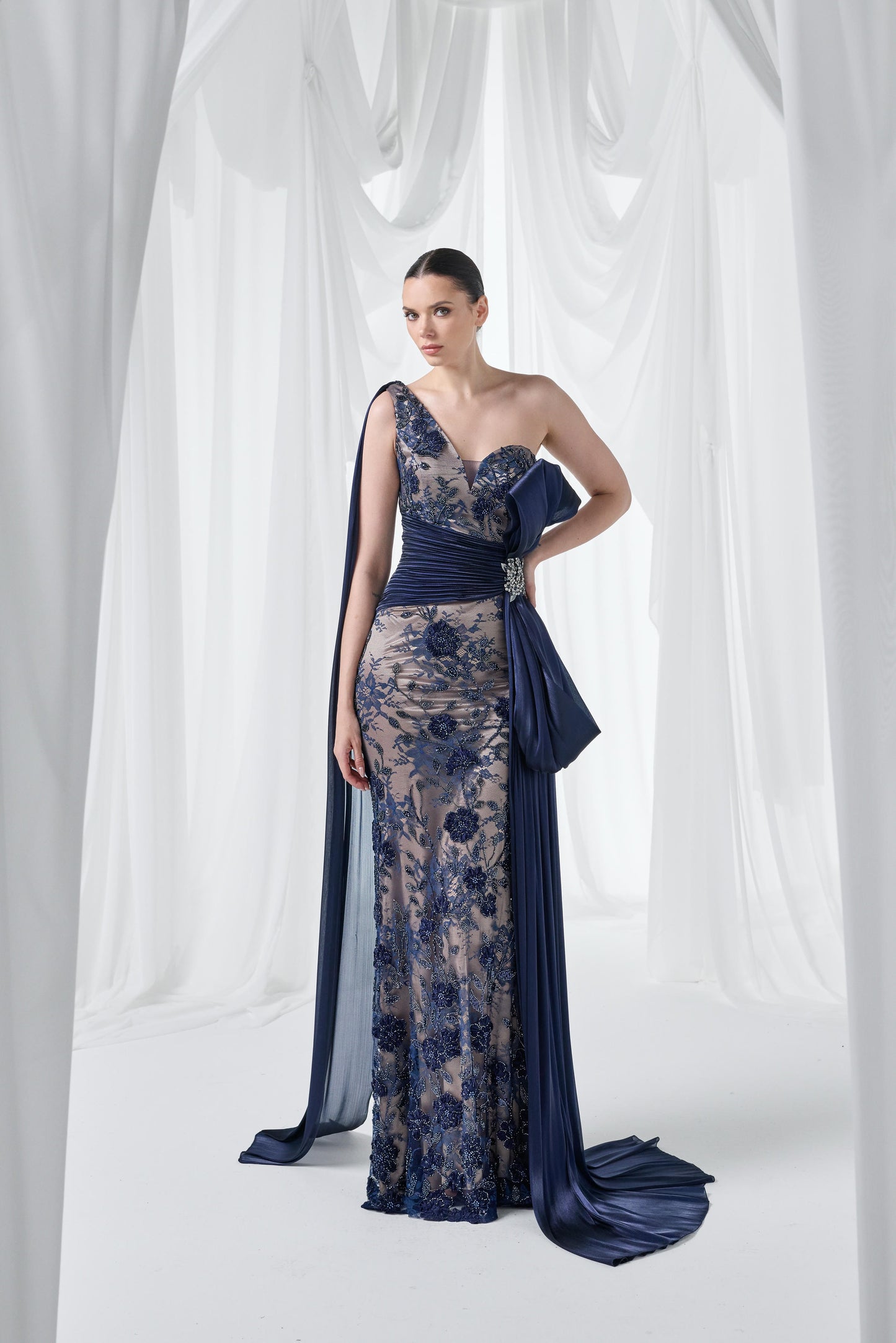 So Lady Model 4096 Tek Omuz İşlemeli Drapeli Uzun Abiye Elbise