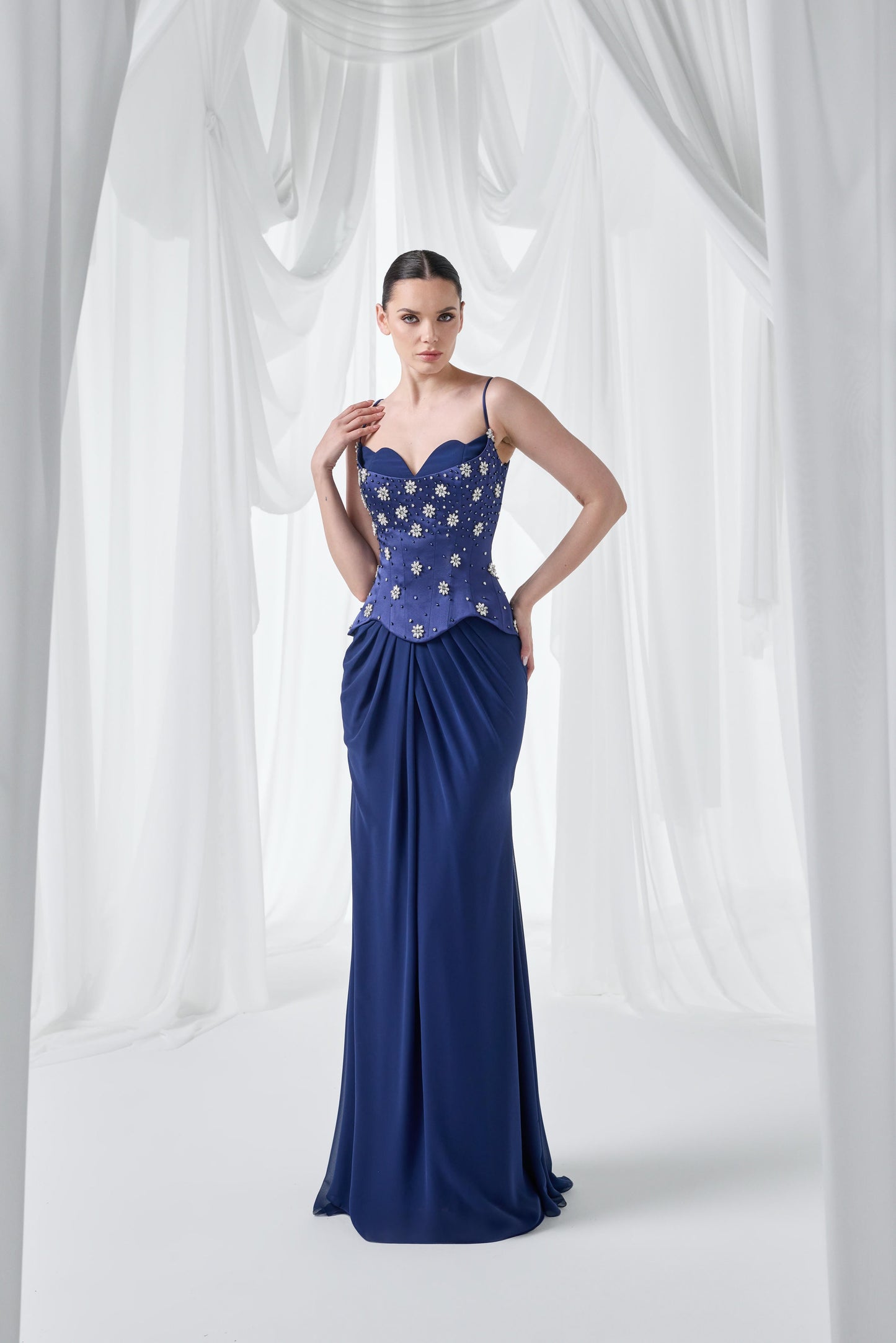 So Lady Model 4038 İnce Askılı Taş İşlemeli Drapeli Uzun Abiye Elbise