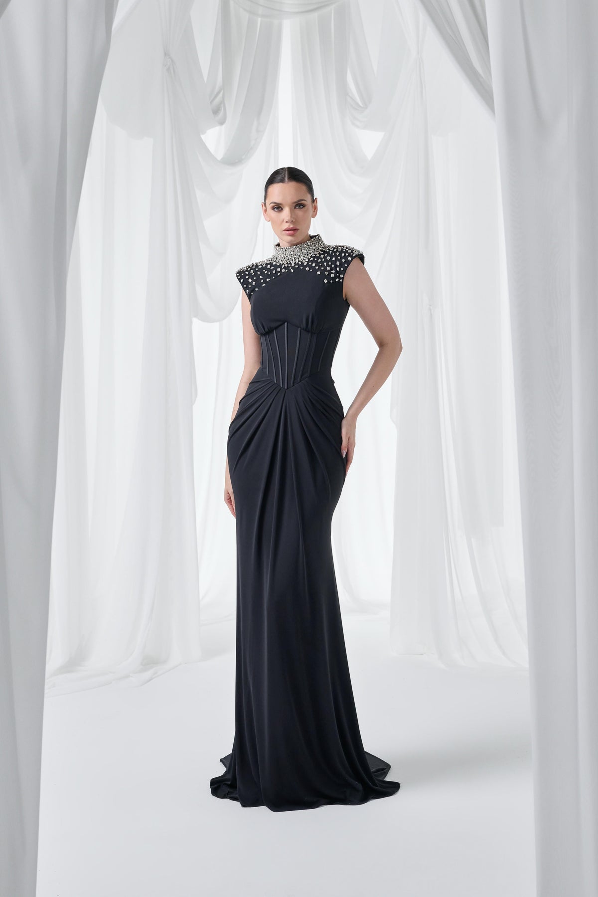 So Lady Model 4025 Dik Yaka Taş İşlemeli Siyah Korse Detaylı Uzun Abiye Elbise