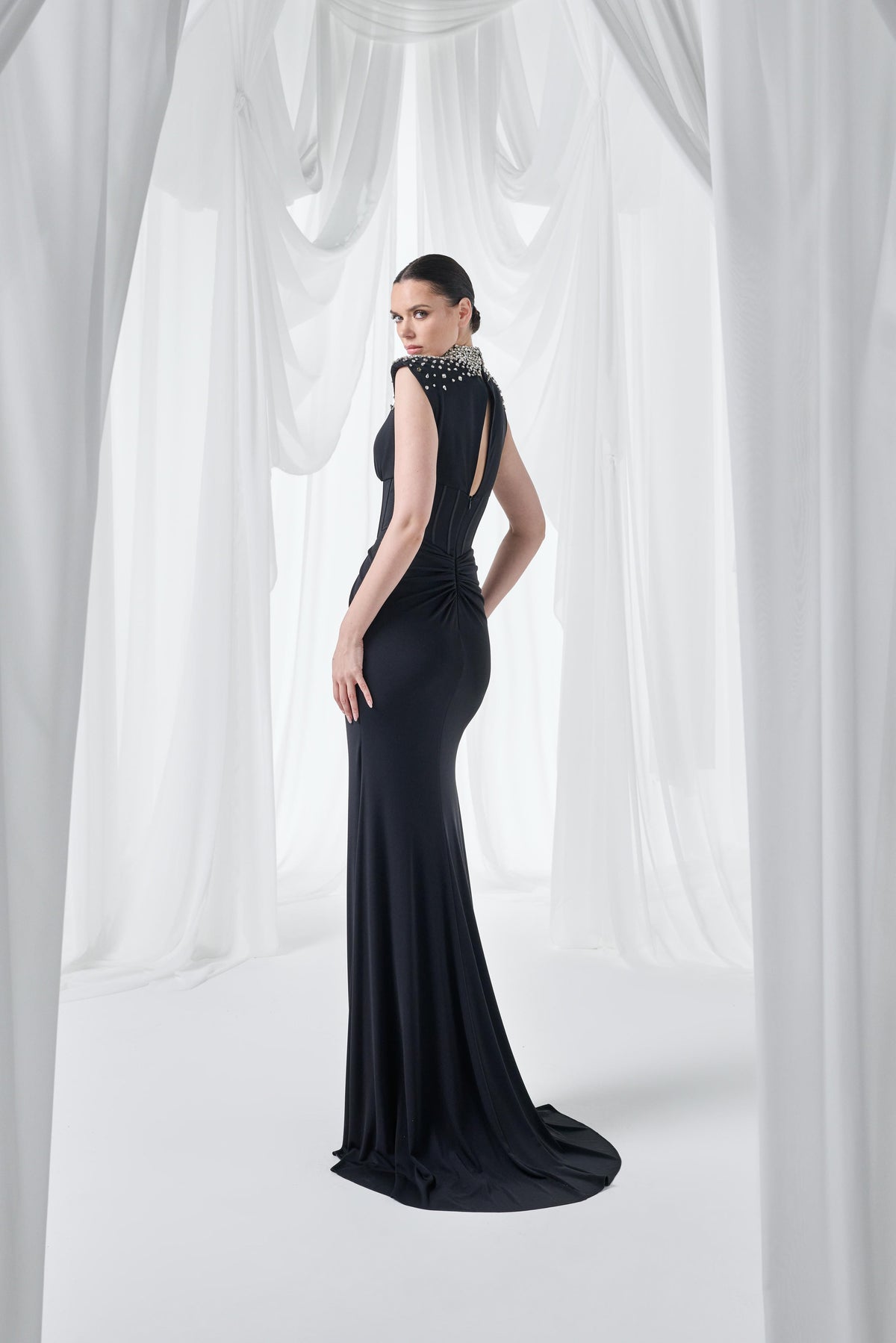 So Lady Model 4025 Dik Yaka Taş İşlemeli Siyah Korse Detaylı Uzun Abiye Elbise