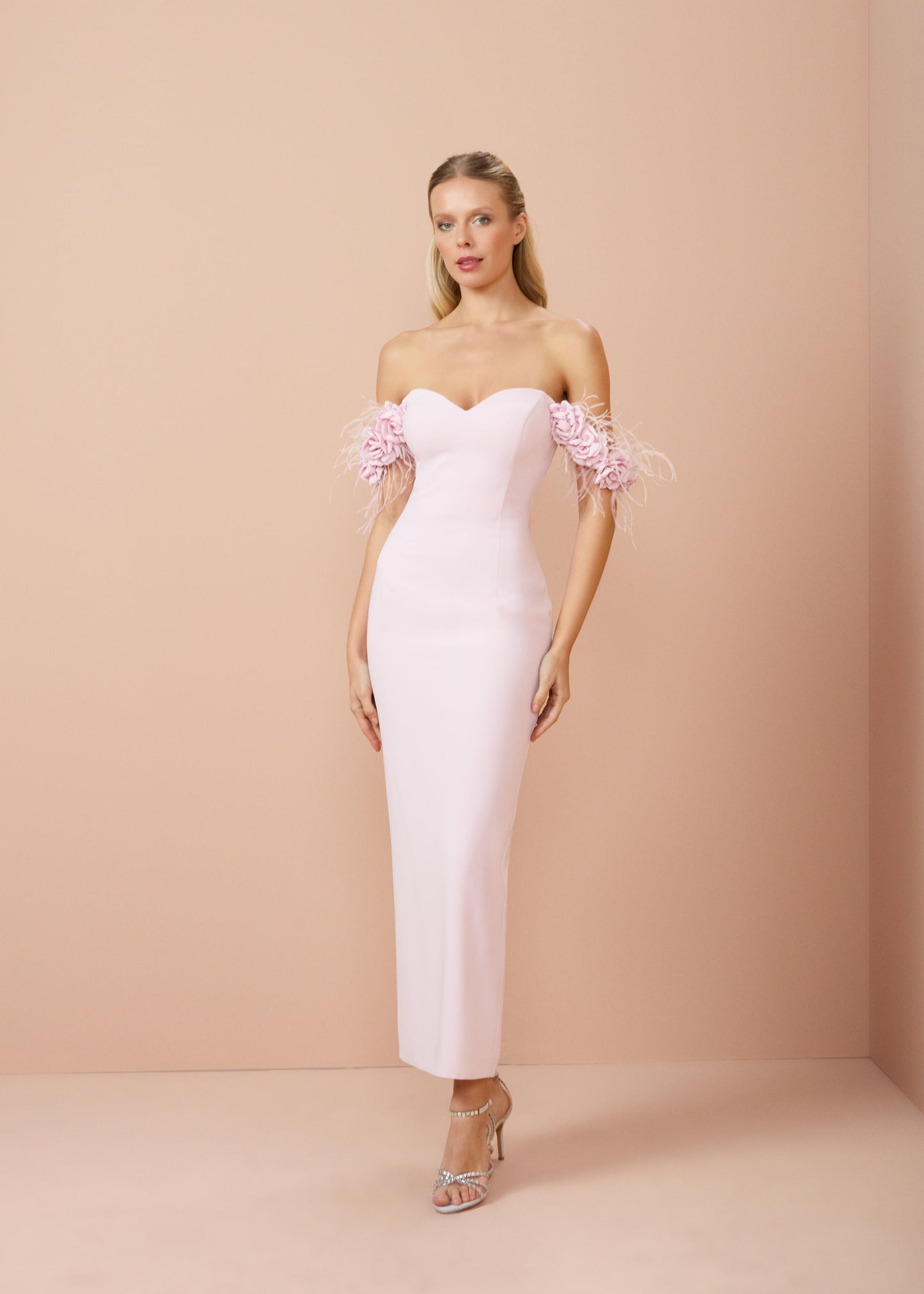 So Lady Model 3019 Straplez Çiçek Detaylı Midi Abiye Elbise