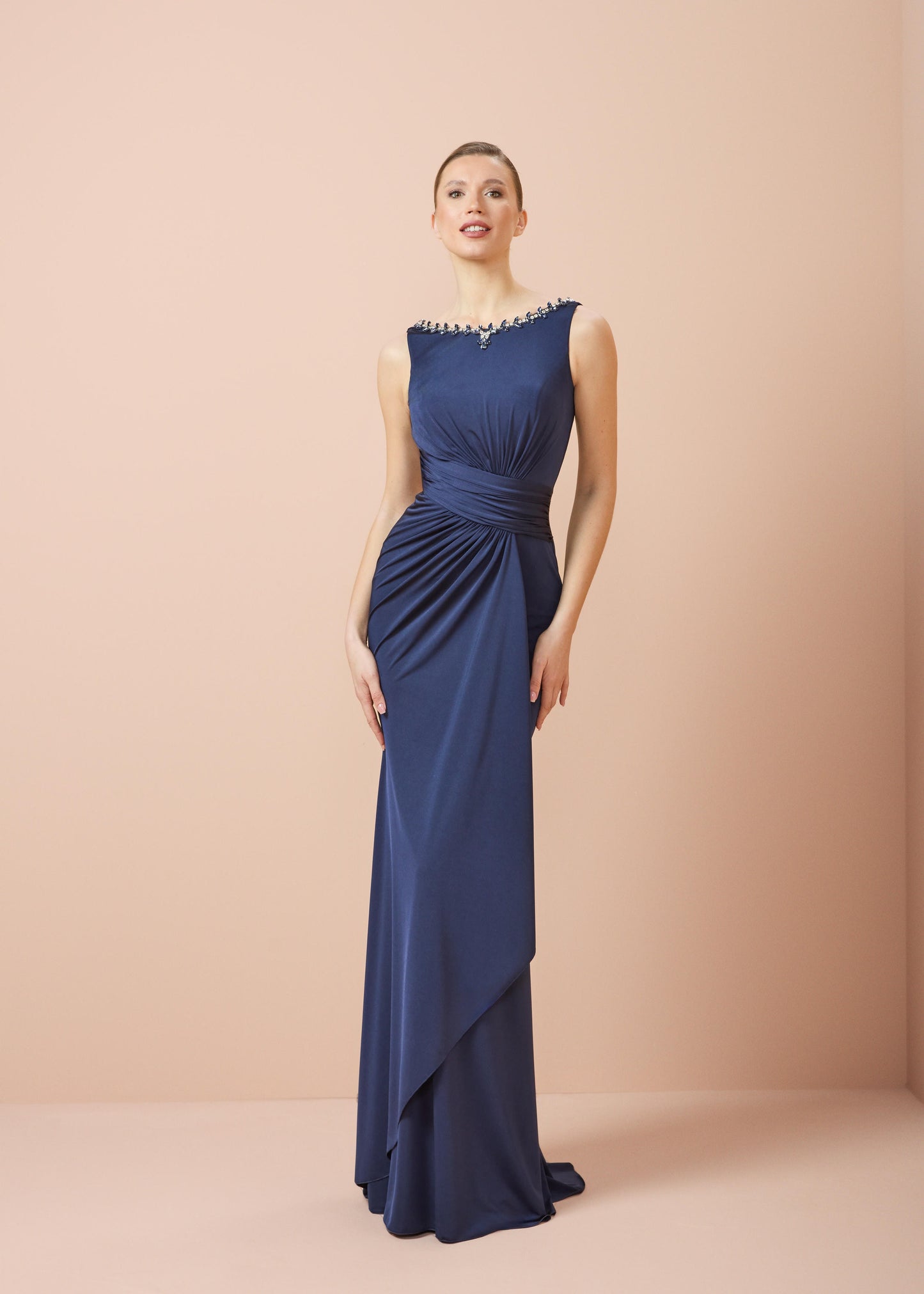 So Lady Model 3038 Taş İşlemeli Kayık Yaka Drapeli Uzun Abiye Elbise