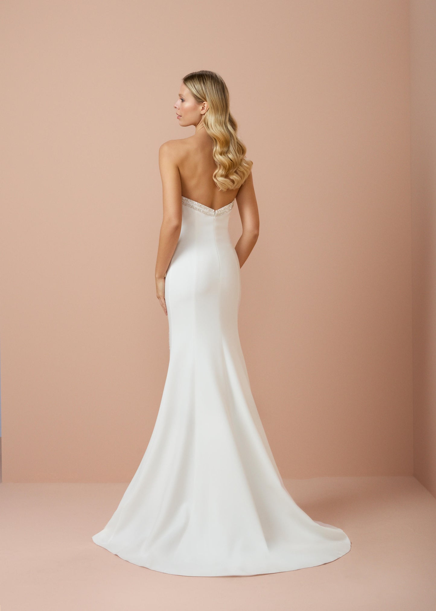 So Lady Model 3043 Taş İşlemeli Asimetrik Yaka Uzun Abiye Elbise