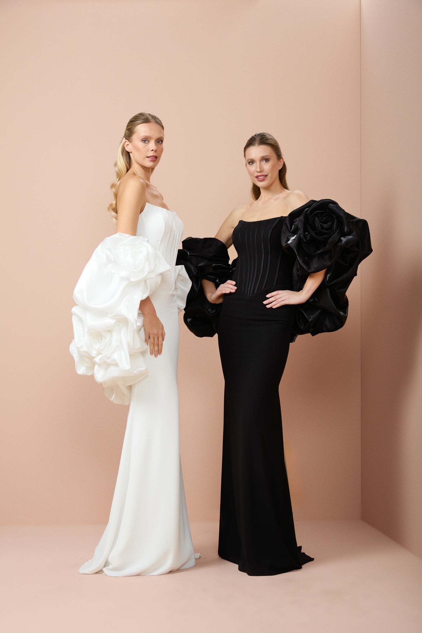 So Lady Model 3076 Büyük Çiçek Aplikeli Straplez Uzun Abiye Elbise
