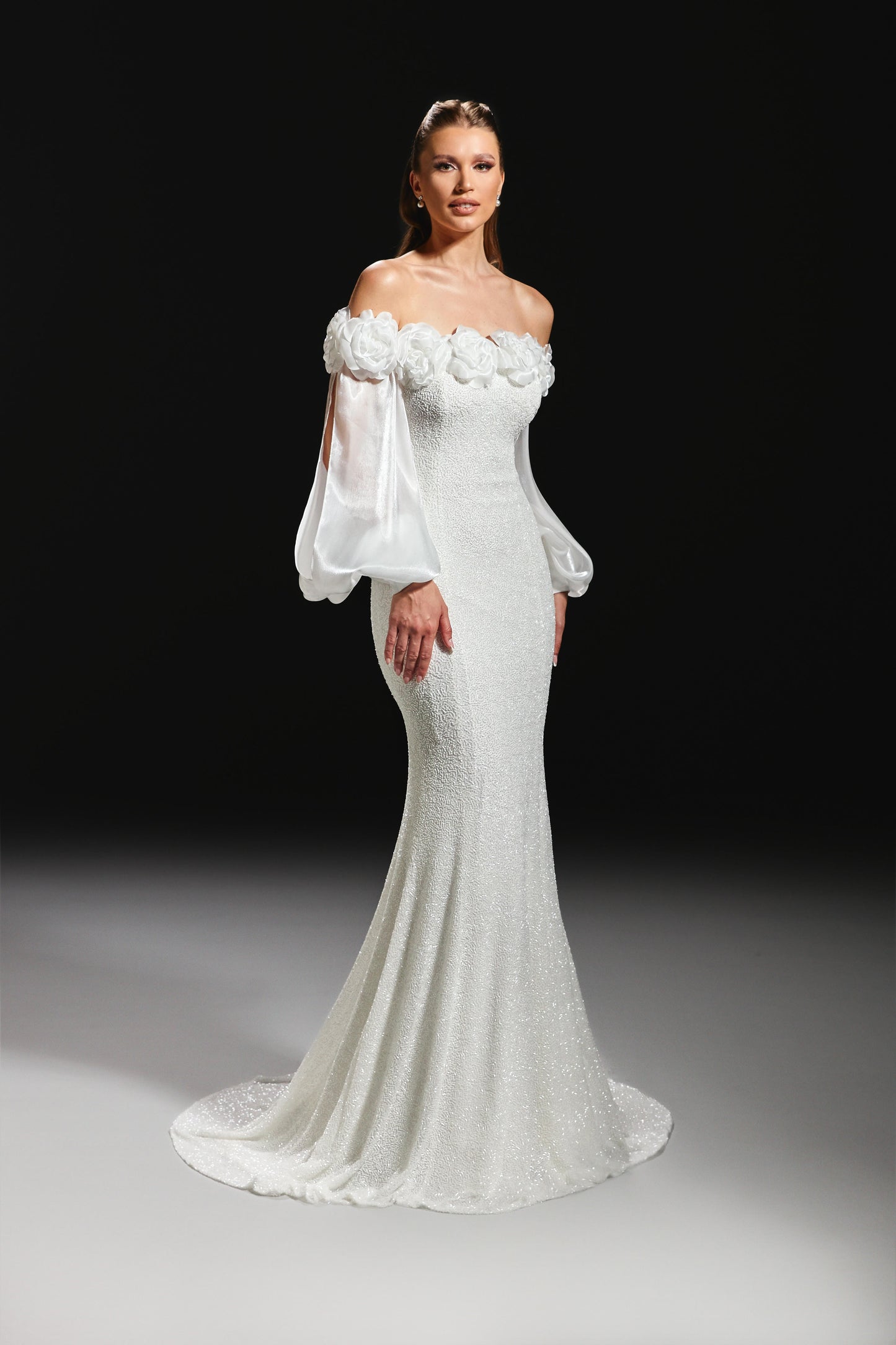 So Lady Model 3136 Çiçek Aplikeli Düşük Omuz Uzun Abiye Elbise
