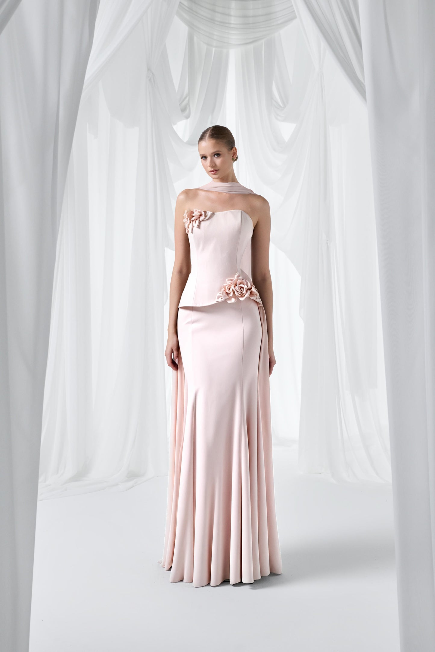 So Lady Model 4081 Çiçek Detaylı Uzun Abiye Elbise