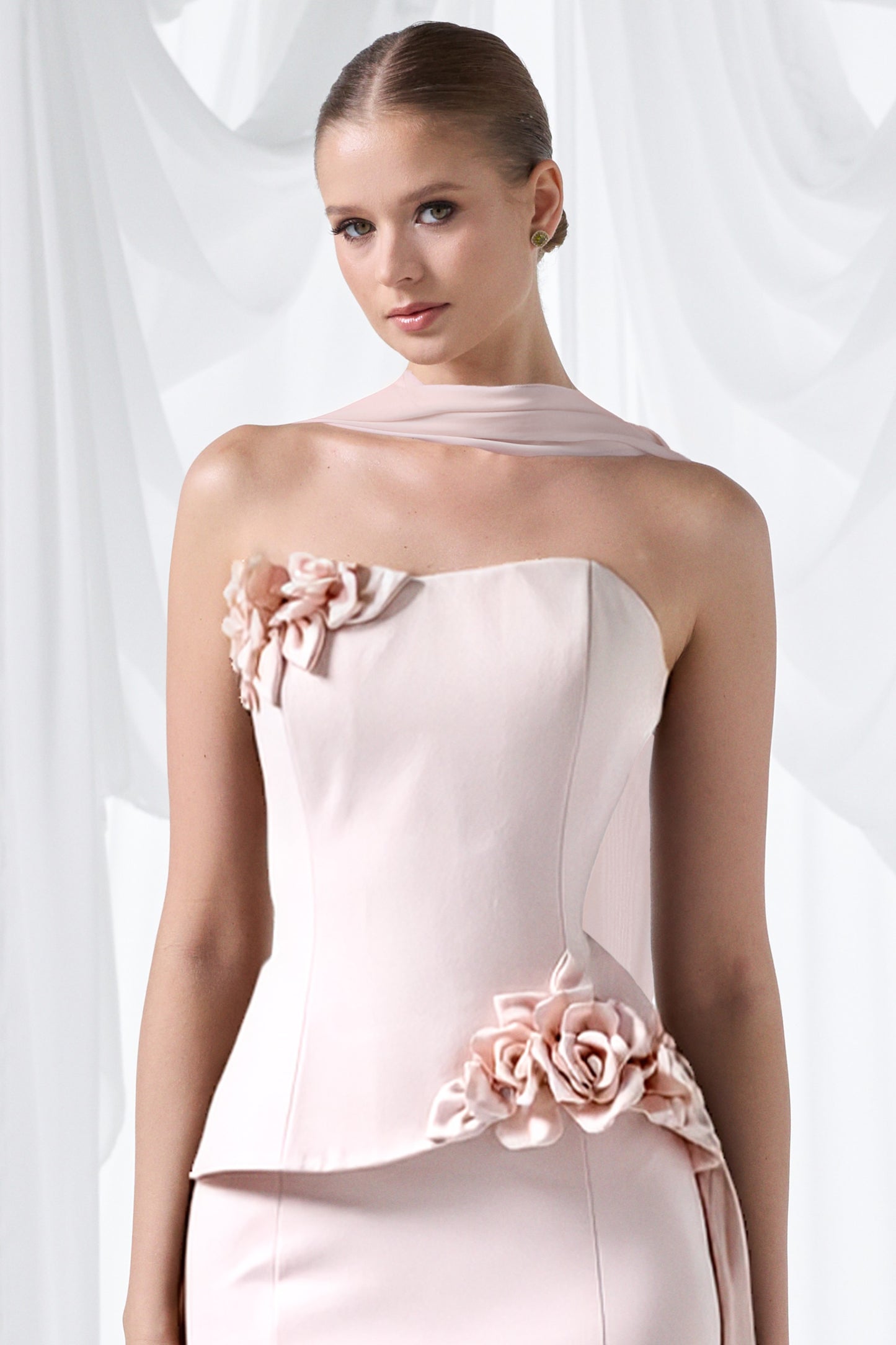 So Lady Model 4081 Çiçek Detaylı Uzun Abiye Elbise