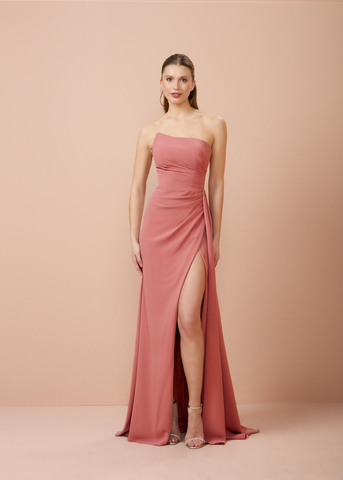 So Lady Model 9024 Straplez Drapeli Yırtmaçlı Uzun Abiye Elbise